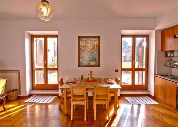 Regina Margherita Halldis Apartment